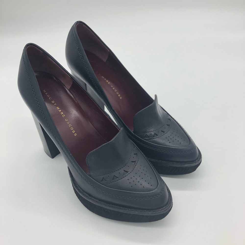 EUC Marc by Marc Jacobs Navy Leather Block Heels